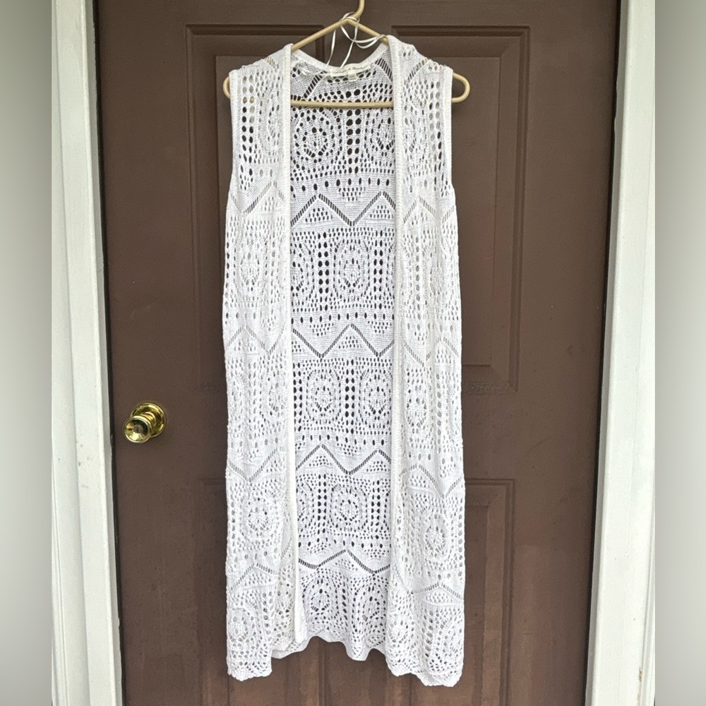 Chelsea & Theodore White Crochet Top